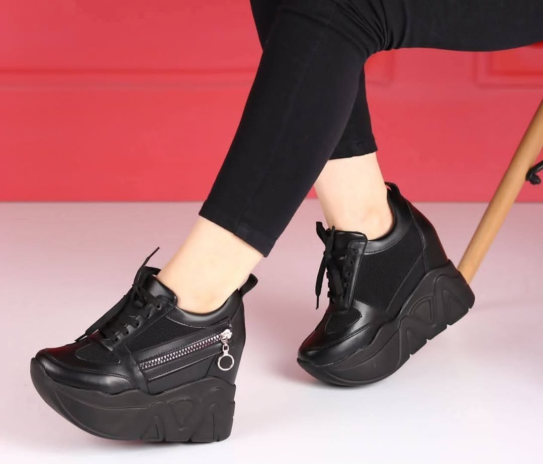 رياضي كعب داخلي عالي الاكثر راحة 
Size 36 37 38 39 40 41 
للحجز مراسله الصفحة او الوتساب *********** 
يوجد خدمة توصيل لجميع المحافظات
