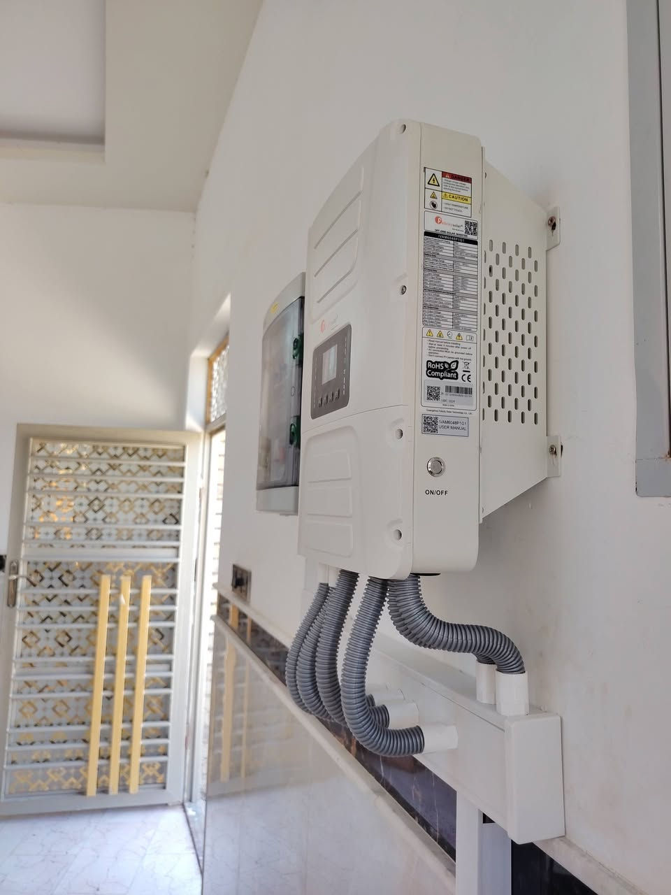 مكان التنفيذ : الديوانية - قضاء غماس
تم بحمد الله وفضله تنصيب منظومة طاقة شمسية☀️⚡
15 امبير : نهاري 
15 امبير :   ليلي

✅ 8 ألواح شمسية نوع ( لونجي هيمو x10 ) عالية الكفاءة ضمان 10 سنة

✅انفيرتر فيليستي 6 كيلو واط   ip65 ضمان 5 سنوات

✅ بطارية ليثيوم فوسفات الحديد فيليستي 17.5 كيلو واط ضمان 5 سنوات

✅ هيكل حديد  مغلون مثبت بالبراغي لضمان المتانة ومقاومة الظروف الجوية

✅ تنفيذ وفحص وتشغيل بأيدي فنية متخصصة

نسعى دائماً لتوفير أفضل الحلول في مجال الطاقة الشمسية، لتقليل استهلاك الكهرباء وتوفير طاقة مستقرة وآمنة على مدار الساعة.

للاستفسار والحجز:
📞 ***********  ياسر رحيم
العنوان : الديوانية- قضاء غماس 

الابداع المتميز ..... طاقة تثق بها
#الطاقة_الشمسية #الديوانية #غماس #الابداع_المتميز #SolarEnergy #طاقة_شمسية #انفيرتر #بطاريات_ليثيوم #توفير_الطاقة
