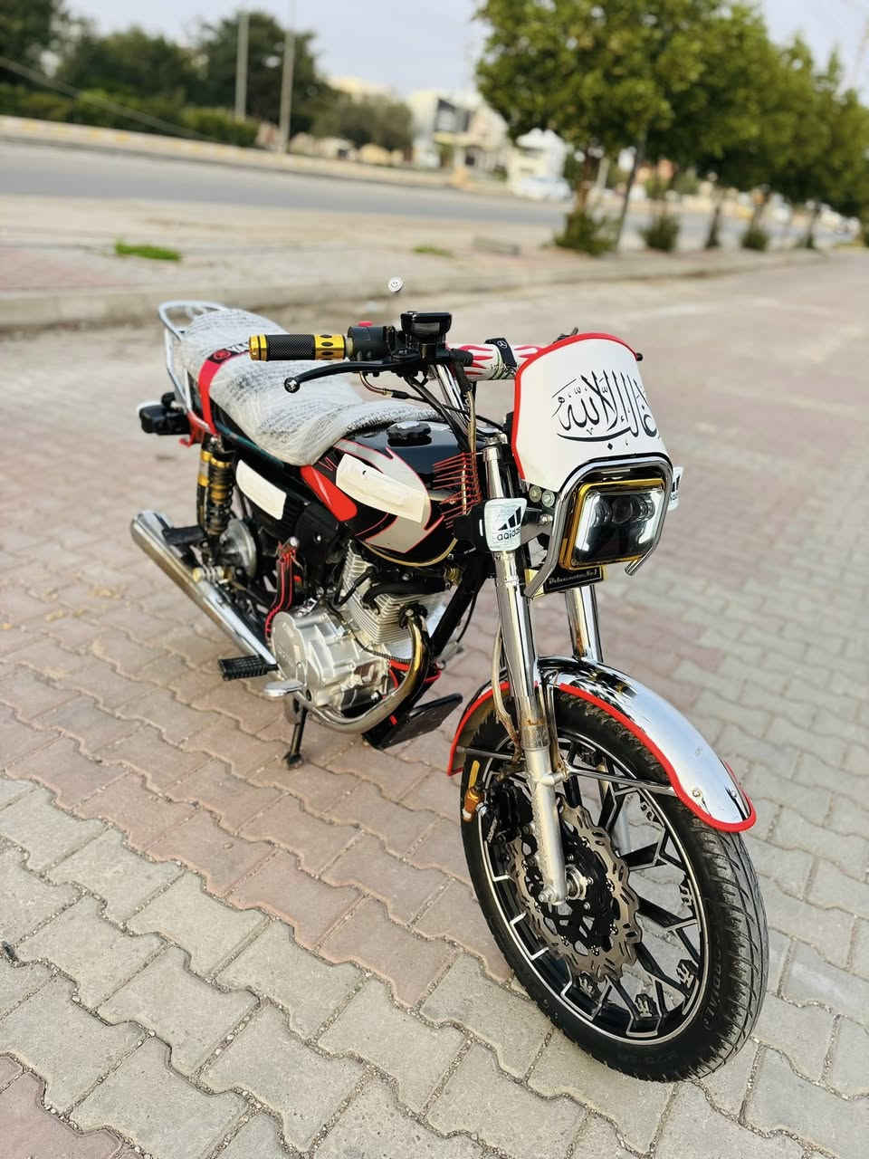 سلام عليكم مراوس نامي برو هونزدا
موديل 2025
محرك 200
ماشي 5000
كامل اي نقص مايي
فقط ويل خلفي بي ضربه 
***********
