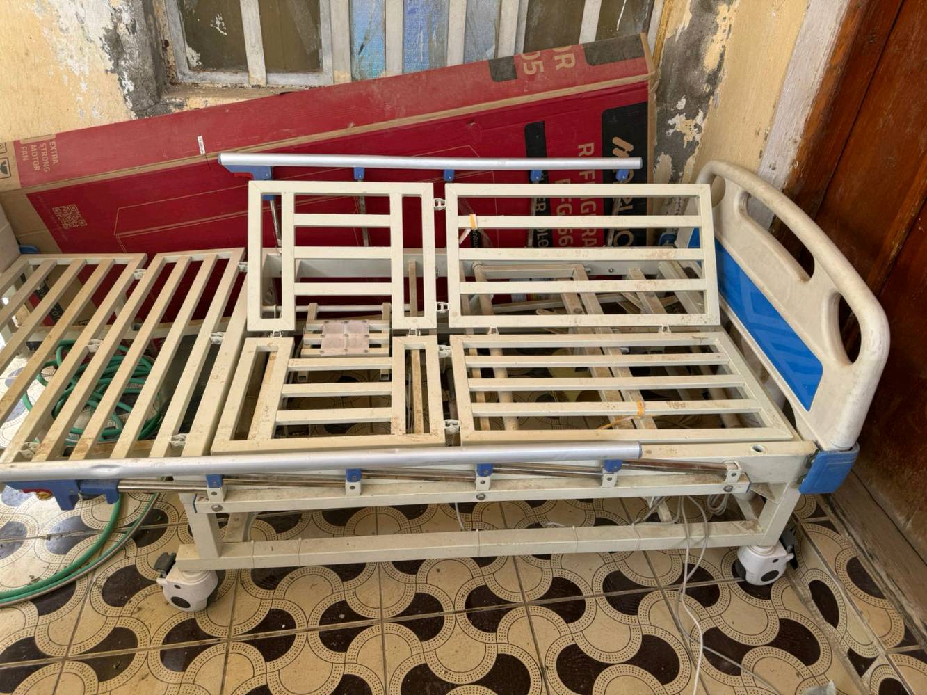 سرير طبي كهربائي ٧ حركات كله شغال جديد استخدام شهر