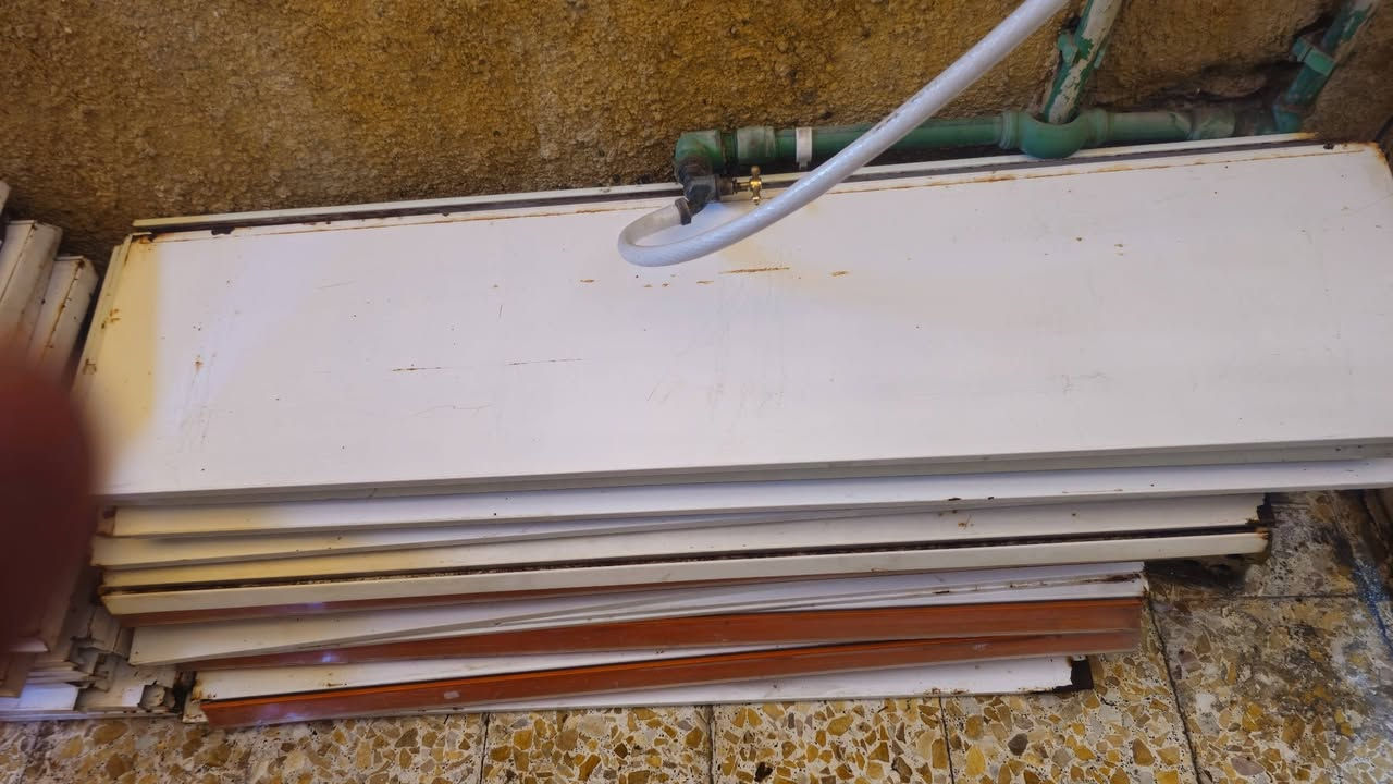 السلام عليكم رفوف للبيع 
20 قطعة قياس متر 
35 قطعة قياس متر و20 
مع الحمالات والسجج


**إذا كنت صاحب هذا الإعلان وتريد حذفه لأي سبب، رجاءا أرسل رسالة إلى الدعم الفني**