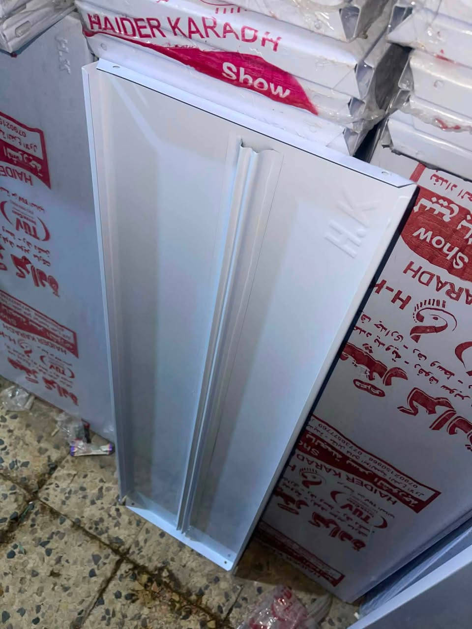 سلاام عليكم متوفر رفوف جدارية أو وسطية جديد أو مستخدم قوية اسعار مناسبة عنوان بغداد سوق مريدي انتصلل تدلل ***********حمودي📞
