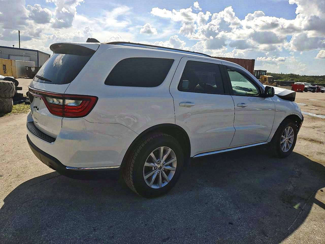 للبيع دورنكو موديل 24 حادث بنيد حاليا بالطريق الى العراق التواصل ع الرقم ***********
