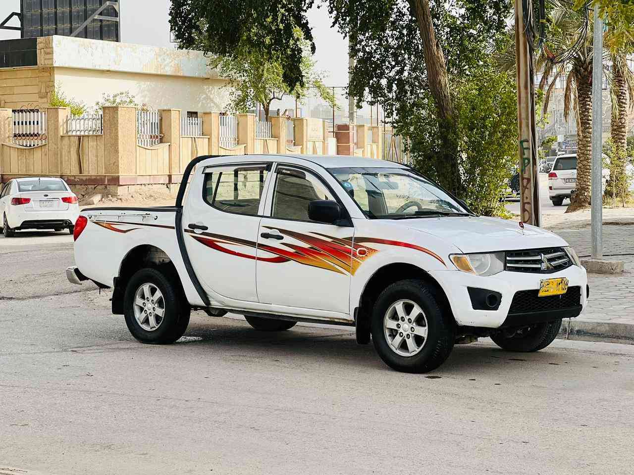 بيكم مستبوشي مديل 2007   رقم بغداد نكليزي سنويه 30مشروع وطني باقي بس ستلام لوحات سعر 77 وبيه مجال للاستفسار الاتصال *********** بيهه طخه بلجاملغ امامي ولباقي مكفول بدون دواخل مكينه فيفتي كير وتماتيك مكينه وكير مكفولات حداديه جديدهه تخم تاير جديد سياره جديده وجاهزه وأي نقص مابيهه مكان سياره كربلاء المقدسة
