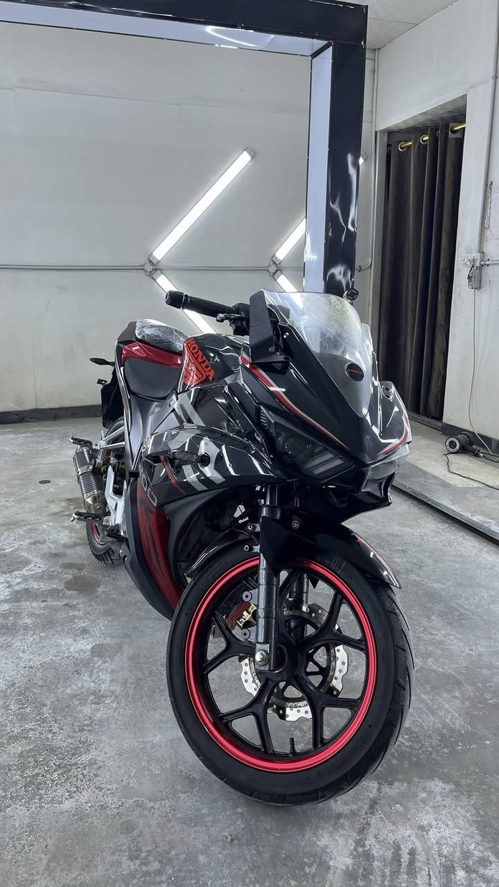 السلام عليكم (كشخه العيد )
الدراجه بانزين مو كهرباء 💥

دايون بطح R200 زیرو مديل 2025ماشيه 8 الف 

بدون اوراق ( اضمن لك سرقة وغيرها )

دراجه موديل 2025 

محرك 200cc سبورت 

سرعه دراجه 120

بريك كهربائي ( الخلفلي نظام ABS مانع نزلاق

كير 5 نمر كهربائي

دشبول كهربائي بل كامل 

تشغيل عن بعد 

صالنصه اكربفك صوت رعب 

دراجه حلوه وشكل رياضي

دراجه نضيفه وتجي تشوفها

السعر 12 ورقه 

مكان الدوره 

الرقم *********** 

الشراب يتصل  وبدال
