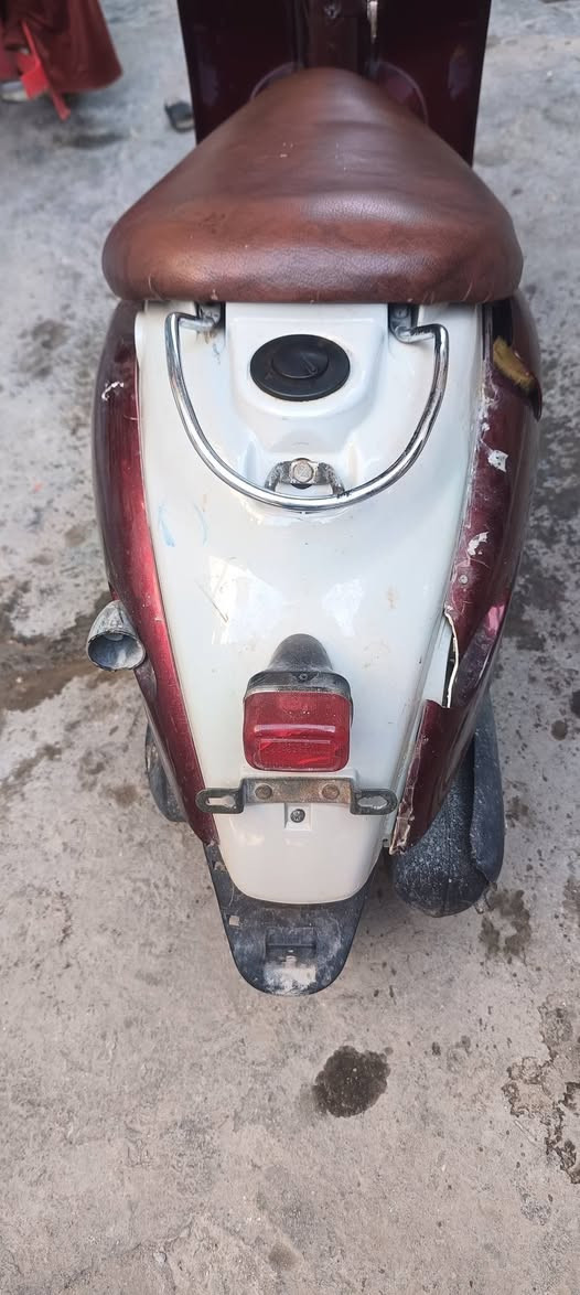 سلام عليكم دراجه كلاسك عبد الحليم دراجه ما مفتوحه ونظيفه شلعه ومعدل ودراجه سلف هندر كهربائيت كله شغاله  بيه نقص بس العداد وطوافه مال البانزين سعره 250 وبيه مجال


**إذا كنت صاحب هذا الإعلان وتريد حذفه لأي سبب، رجاءا أرسل رسالة إلى الدعم الفني**