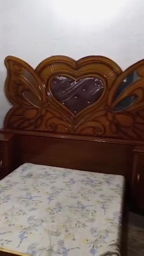 550غرفه ست ابواب تزكام خمسه ملم صاج داخل وخارج زاويه كنتوريه بيهه رفوف بغداد الحسينيه مال الراشديه وعندي توصيل ***********
