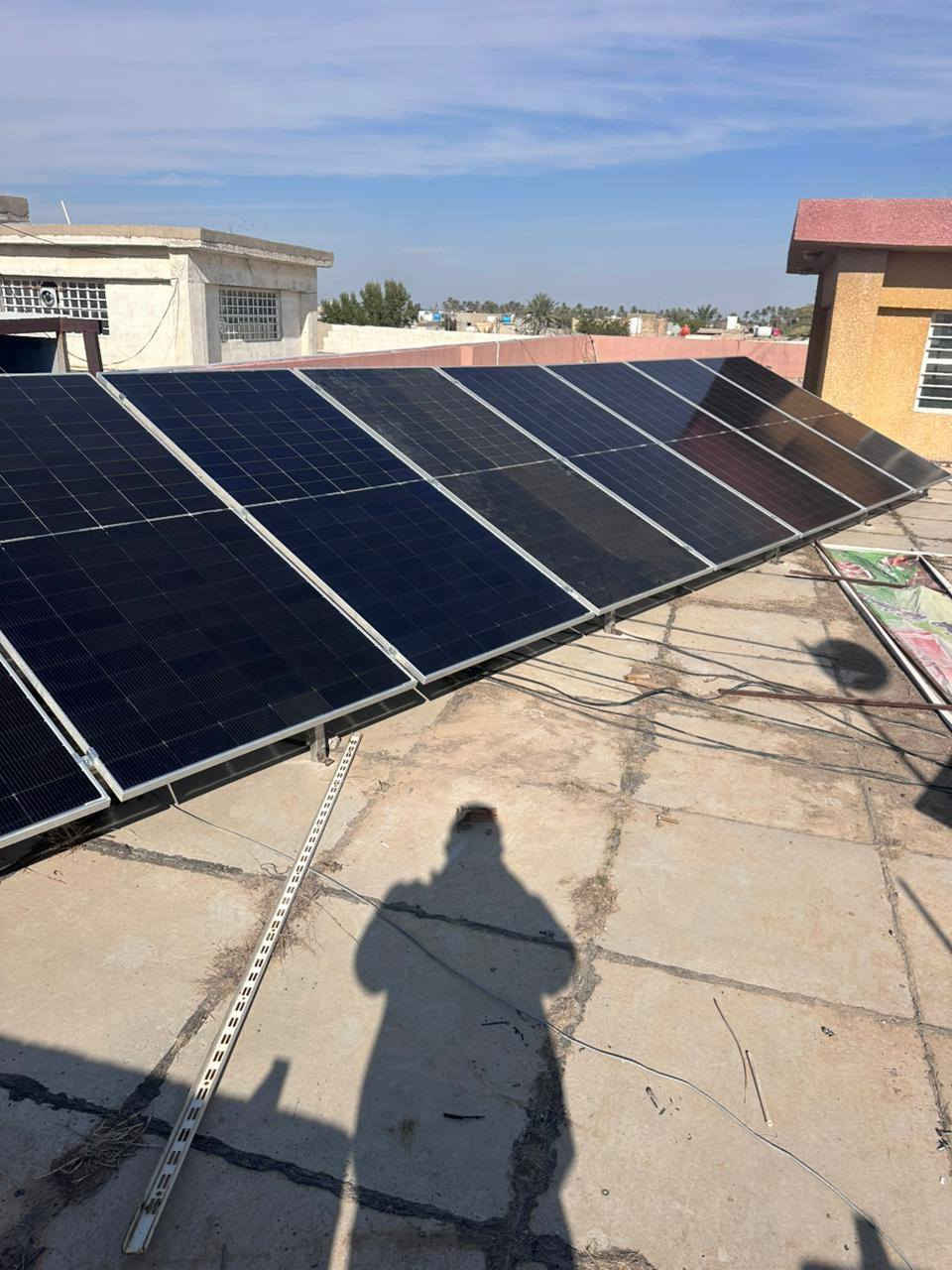 اليوم الخميس الموافق 15/1/2026
تم بعون الله إكمال نصب  وتشغيل منظومتين  للطاقة الشمسية في قضاء #بعقوبة مخازن جرف الملح
* المنظومة الأولى: 
تجهز 24 أمبير نهارا  15 أمبير ليلا وتتكون المنظومة من:-
1-ألواح شمسية عدد 12 قدرة اللوح الواحد 620 واط
2- بطارية نوع ليثيوم قدرتها 15 كيلو واط
3- أنفيرتر قدرته 8 كيلو واط
4- بورد خاص بالمنظومة متكامل الحماية
5- هيكل حديد مغلون مقاوم للصدا

* المنظومة الثانية كذالك في قضاء #بعقوبة مخازن جرف الملح ونفس تفاصيل المنظومة الأولى. 

تجهز 24 أمبير نهارا  15 أمبير ليلا وتتكون المنظومة من:-
1-ألواح شمسية عدد 12 قدرة اللوح الواحد 620 واط
2- بطارية نوع ليثيوم قدرتها 15 كيلو واط
3- أنفيرتر قدرته 8 كيلو واط
4- بورد خاص بالمنظومة متكامل الحماية
5- هيكل حديد مغلون مقاوم للصدا
#ملاحظه: لانعمل ببطاريات التجميع الرديئة. 

بإدارة عمر ياسين 
وحسن سالم
للأستفسار أكثر الأتصال او مراسلة الأرقام  التالية. ‏
0771 206 0460  
***********
