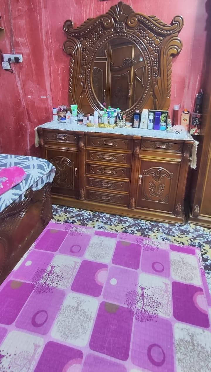 غرفة نوم نجارة السعر مليونين ونص
للتواصل واتساب: ***********

