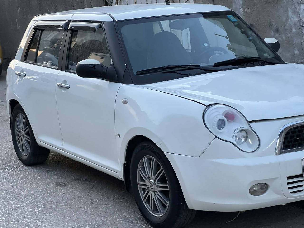 السلام عليكم
ليفان موديل 13 رقم بابل بسمي مكفوله ماعده جاملغ امامي  جهت سائق بارد محرك كير تبريد خير من الله مكاني حله 
رقم ***********
