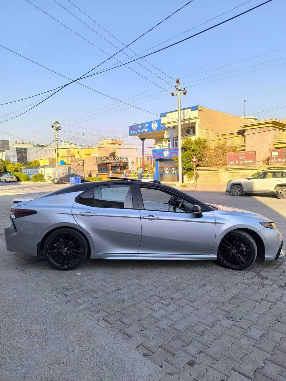 ▪️تويوتا كامري : Toyota Camry  ▪️
▪️مواصفات : Xse فوول سقف اسود بيلادي ▪️
▪️سلايت ، دواخل جلد و احمر ، فور ويل ▪️
▪️محرك V4 . كبس 4*4 ماشي 35 الف ميل ▪️
▪️رقم اربيل ، سنوية و هزة جديد ▪️
▪️سيارة بدون صبغ ، فقط تعديل واحد ▪️
▪️ايرباكات سليمة بيلادي ، فقط شوية دواخل ▪️
▪️عنوان اربيل تحويل غرامة بشرط *********** ▪️
▪️سعر /  ٢٣٨ $ بيها مجال ▪️ أربيل, العراق
