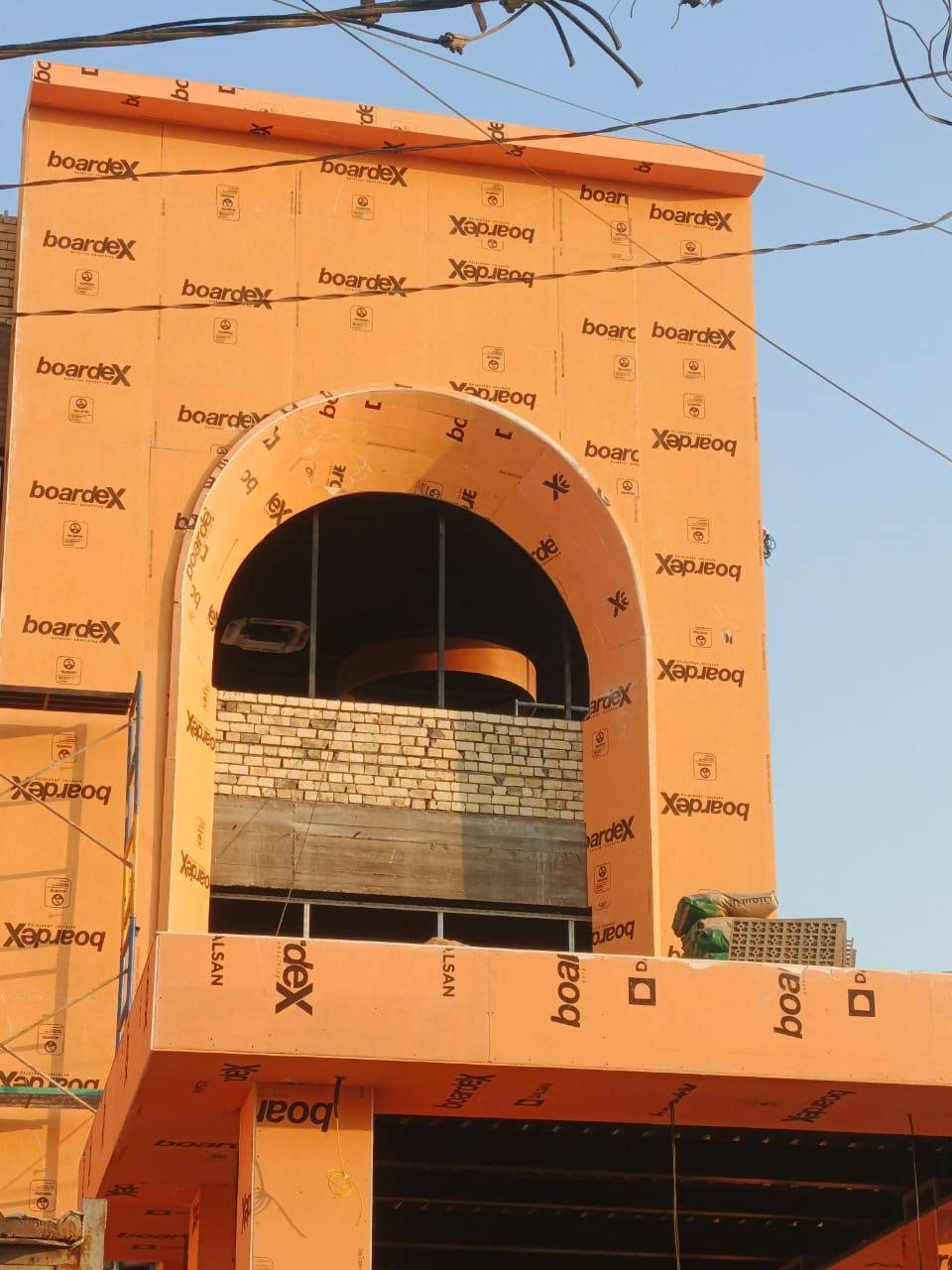 "إبداع في تغليف الجبس بورد والواجهات بالبورسلين والبوردركس، مع لمسة احترافية تبرز جمال التفاصيل. تابعوا صفحتنا للاطلاع على المزيد، وللاستفسار والتواصل على الرقم ***********
