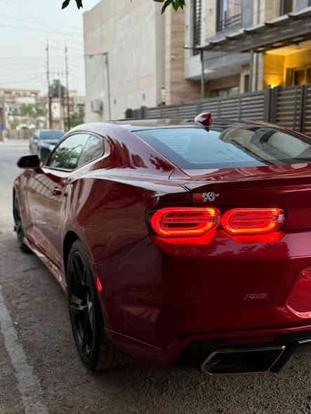 كمارو ٢٠١٩ محرك V6 كير اوتماتيك تبرونك
ماشية ٢٦ الف ميل تعمل بنضام الاقتصادي v4 بالسرعات الطبيعية بالسبورت V6 
لون ماروني بلاك ادشن 
عليها تزويد جويتر وشوتة kn بلادي
فول ١/١ 
بصمة تشغيل عن بعد
فتحة سقف ، ستيرن رياضي حرف D 
شفتات بالستيرن مع تحكم كامل 
اوضاع قيادة متعددة
كراسي ٢ كهرباء تدفئة وتبريد بالكراسي
لد امامي وبلوجكتر لد خلفي 
شاشة جبيرة هاند بريك بصمة
كامرة خلفية دوارة 
ويل كب بلادي اسود 
جديدة جدا وبالحقيقة احلى من الصور
صور الحادث وسونار موجود بيها
بنيد وجاملغ مبدلات بلادي ومصبوغات فقط
رقم بغداد الجديد سنوية وهزة جديدة ب اسمنا السيارة تحويل مباشر
السعر ١٧٣ وبيها مجال بسيط
***********
