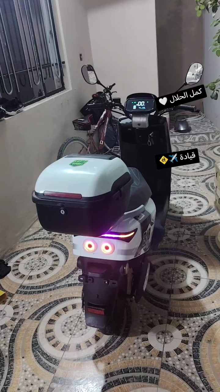 السلام عليكم ماطور 318 للبيع ماطور كله شرط مواصفاته معروفه دبلي اشاره يمين يسار لايت  اربع نمر بق شغال خلفي ست بطاريات شرط على الفحص السعر 550 وبي مجال الطيبين مكاني موصل الايسر حي القاهره رقم ***********
