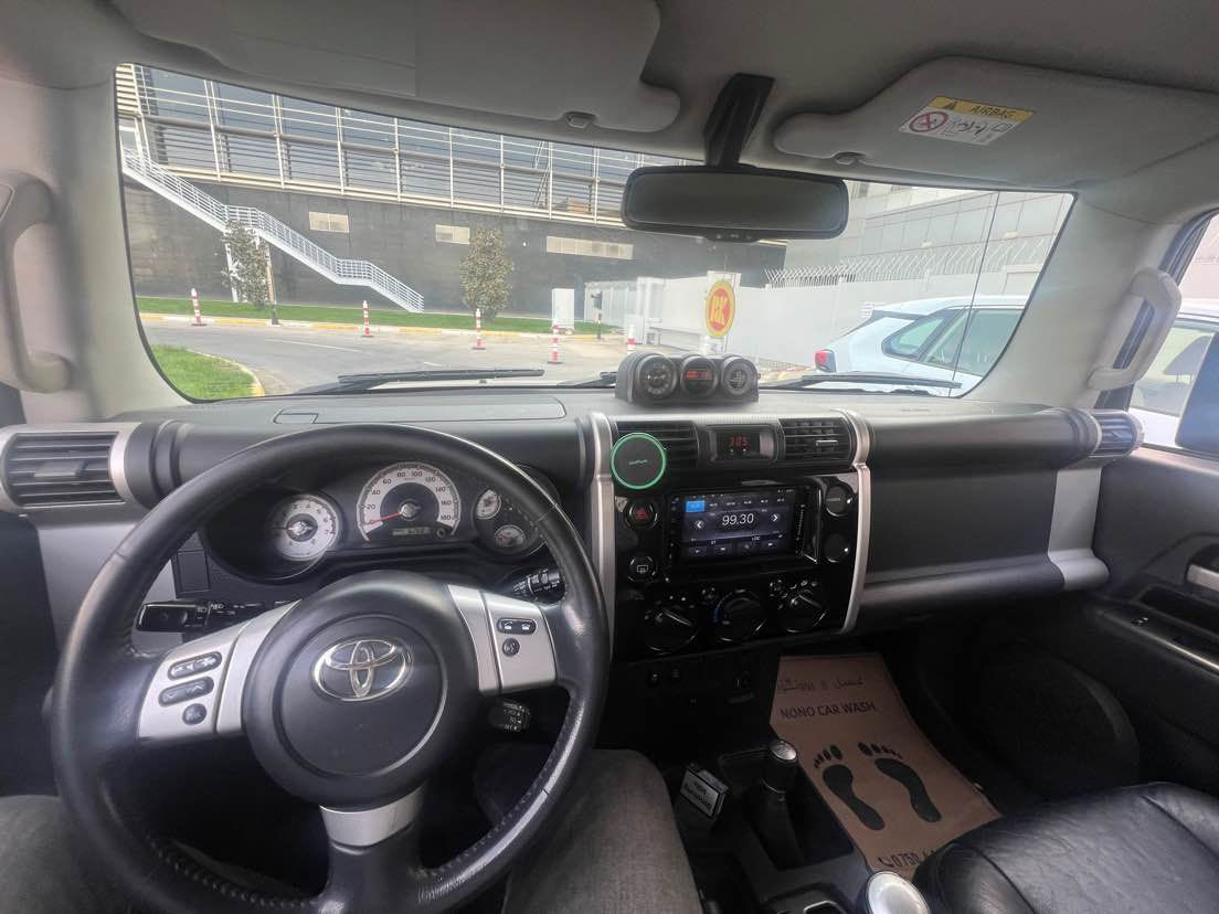 Toyota fj 2016 
دعامي بو دعامي بي بوياغ بي تعديل 
١٩٠ كم روشتووه 
گير و مكينه ي به شه رت 
به شه رت offrod پي نه كراوه 
تعويل و غرامات به شه رت 
چه مچه و چمبه ري شريكه له گه له 
لايت بيلاديه 
سعري ٢٦٥$ مجال 
ئه گه ر مشتري په يوه ندي بكه به *********** أربيل, العراق
