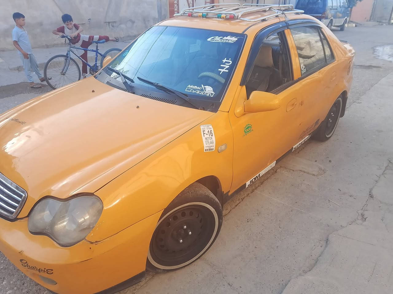 سيكي رقم بغداد 
محرك كير شرط
هيه سنه غرامه صفرصبغ 
جماليه موديل 11سعر 37
***********
