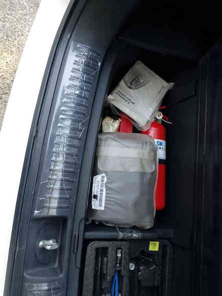 سلام عليكم
لبيع سورنتو 2019 خليجي تحفه 
مكفوله كفالة عامة حتة الدعاميات حته من الشخط 
كير محرك صدر تخم تاير كله شركه 
سياره برقي ما مفتوح بيها بوضع الزيرو 
6 سلندر 
7 راكب 3 قطع تبريد 
بردات خلفيه يدات نيكل+ بصمه 
بصمه تشغيل 
كامره دواره 
4 انضمه قياده 
سايد بريك بصمه 
ترحيب 
صندوك كهرباء 
كتلوكات الشركه او بصمتها الثانيه ما مستخدمه سبير ما نازل كل غراض الشركه موجوده 
بعد الفابلون ولايلون الشركه 
سياره بنضام الزيرو 
ماشيه 32 الف حقيقي 
سياره مالت البيت ستلام شركه 
رقم بغداد الدولي بسمي 
مكاني بغداد 
***********
