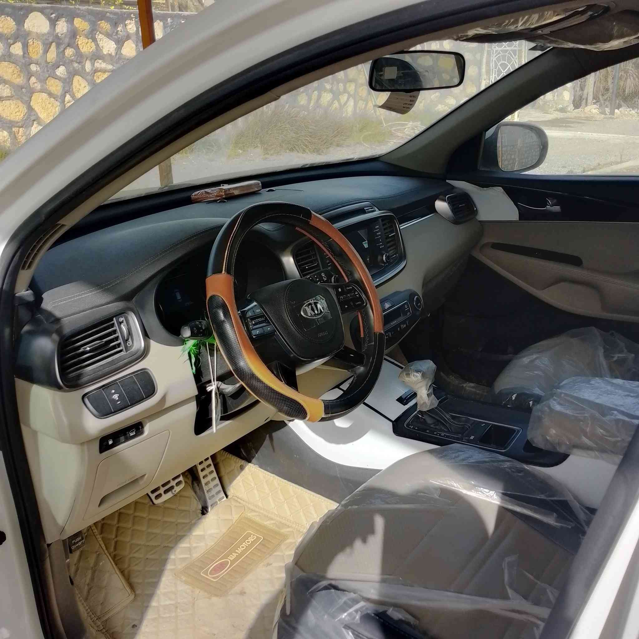 السلام عليكم سورنتو للبيع 2019سياره مكفوله كفاله عامه سياره زيرووماشيه27السعر273. ***********
