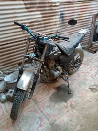 دراجه قفاز للبيع محرك بارت متروكة السعر 200الف07717980310