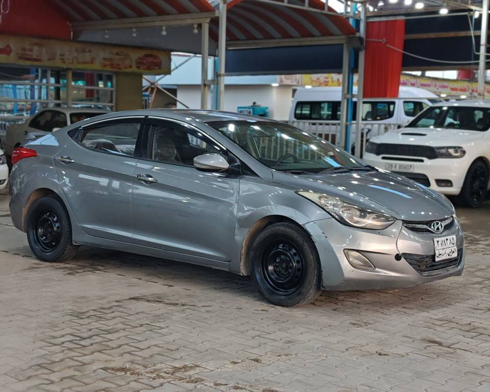 سلام عليكم
النترا 2012 خليجي 
بيها مكانات صبغ 
محرك 1600 دوش 
تبريد شغال منضومة جديدة 
حدادية جاهزة 100% 
رقم اربيل باسم شركة 
تحويل ووكالة مضمون 

السعر 88 وبيها مجال بسيط
مكاني نجف *********** النجف, العراق
