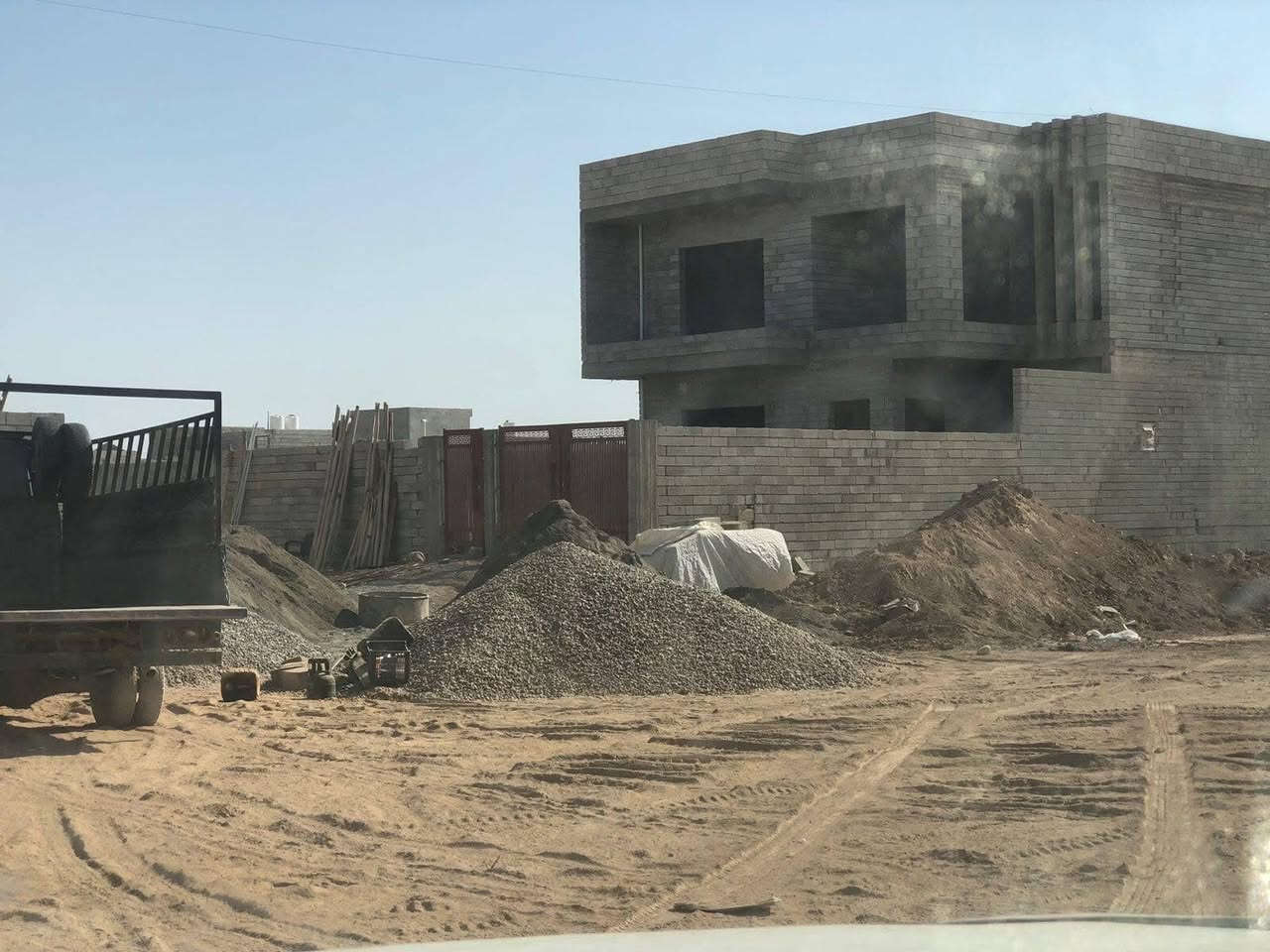 سلام عليكم بيت البيع حي الاوائل مجاري كامله صبه الارضيه كمله مساح ٤١٣توصل *********** واتساب ***********
