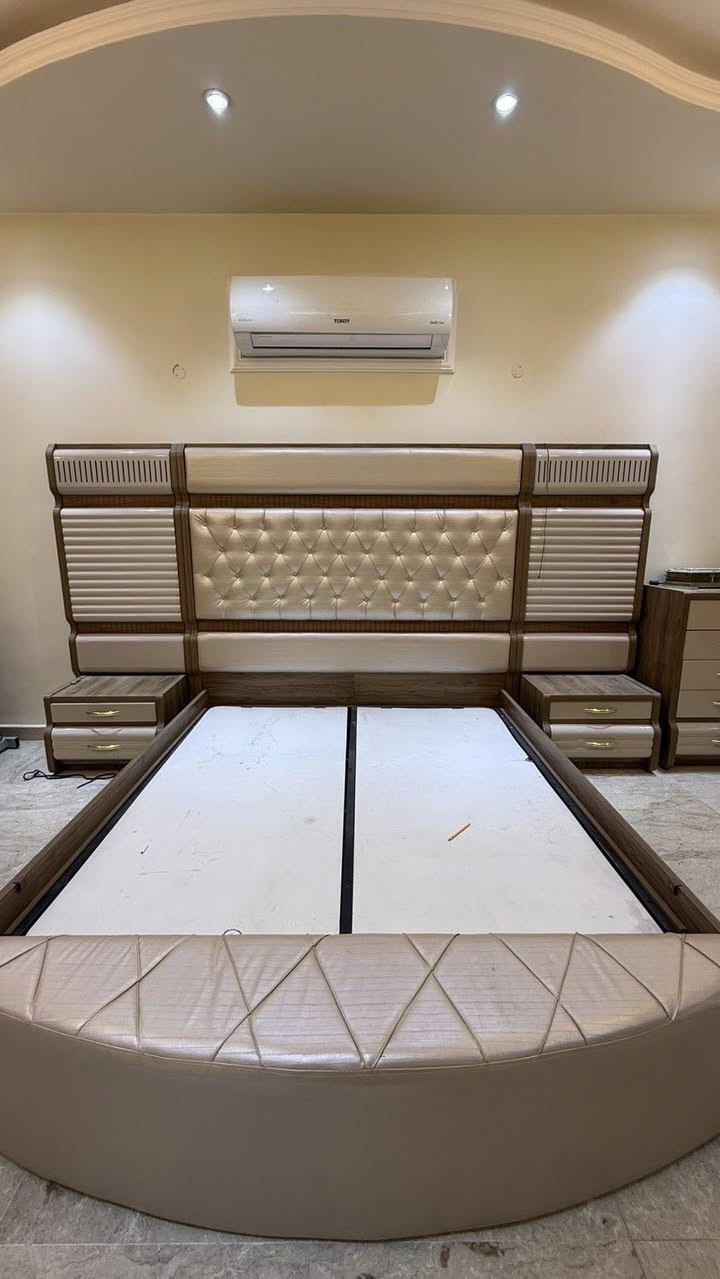 السلام عليكم....
غرفة مستعملة استعمال شهرين فقط، نظيفة جداً، الك حق تشوفها قبل لا تشتريها، سعرها جداً مناسب مقارنة بالمتانة،،، الفتح و الشد مو من ضمن السعر... للشراية اكو مجال بسيط، للأستفسار عن السعر و التفاصيل التواصل على الرقم 
المكان بغداد، زيونة
لطفاً من حضراتكم الشراي فقط يتواصل
*********** 
اتصلوا بالواتساب متوفر
