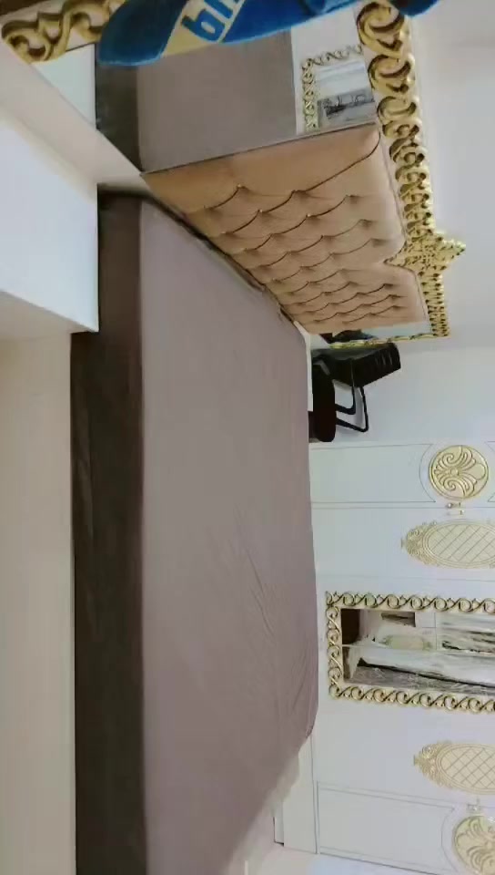 السلام عليكم عندي غرفه النوم للبيع ***********
