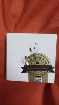 ايربود4 ANC جديده ممفتوحه بعدها بلكارتون  السعر ٢٠٠ الف  التواصل واتس ...