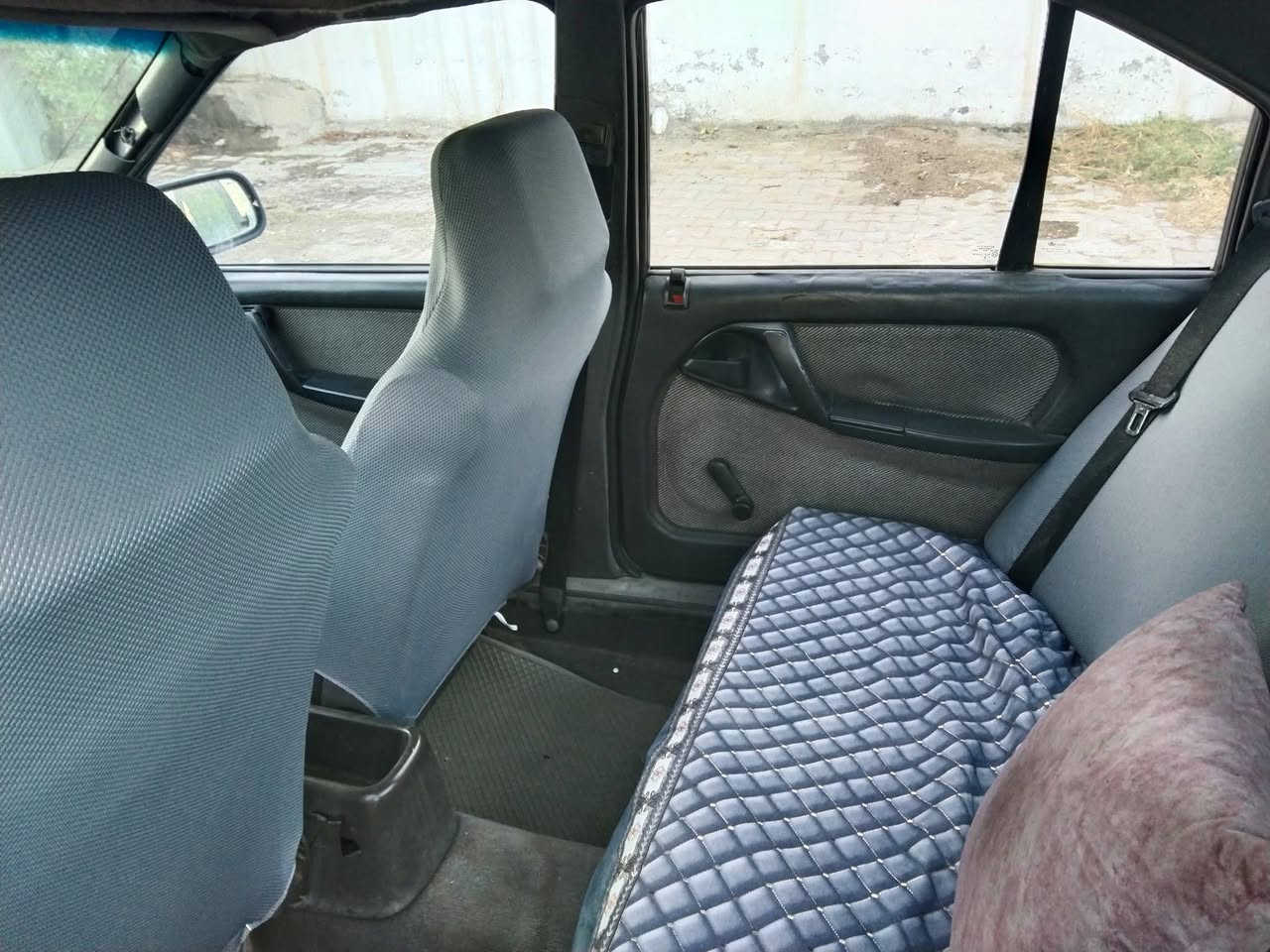 اوبل اوميكا صندوق موديل ١٩٨٨ رقم كركوك كير اوتوماتيك قفل مركزي بيها بطاقة بنزين وسنوية عظم عاج لكن منتهية من سنتين شرط التحويل ودفع الغرامات فورا
مكانها كركوك وسعرها ٢٦ ورقة  .
الاتصال بالرقم ***********
