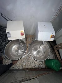 عجانة للبيع نضيفة استعمال قلليل سع700وبيها مجال 07746645903 مكاني شارع...