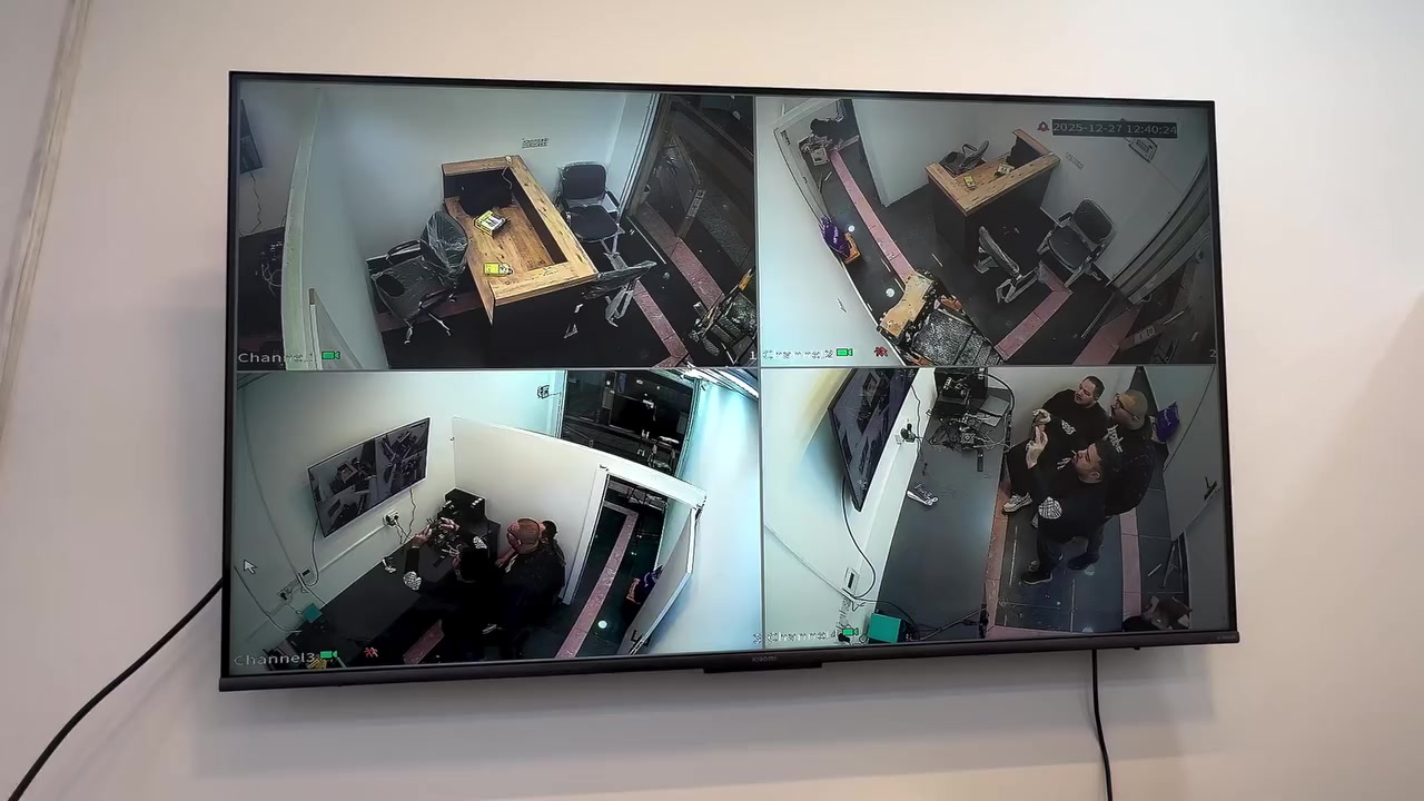 #تنصيب_الكامرات
 صار 
كرخ @ رصافه 
عروض مميزه خاصه بكادر المهندس 
__________________
مستعدون لتجهيز وتنصيب كامرات المراقبه داخل بغداد (كرخ ورصافه) 
كادر مهندس عمر مختص بلتنصيب الكامرات 
للاستفسار اكثر اتصل على الرقم الهاتف / 
 📲***********
_____________
عروض خاصه 😍😍
$$$$$$$$$
🥰🥰تجهيز 🥰🥰
منضومه بصوره عامه خاصه الاصلي فقط) ( دهوه - هايلوك - هيكفجن - اسوار )
داخل وخارج بغداد باسعار تنافسيه 
عروض خاصه للمحافظات العراق وتوصيل لباب البيت كل ما عليك تتصل وتستفسر 
📞 ✅***********
@إشارة
