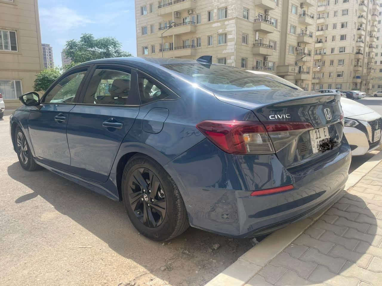 السلام عليكم هوندا سيفك هايبرد مديل2025 فئة سبورت وارد امريكي  رقم بغداد انكليزي تحويل ثاني يوم محرك 2000 تنفس طبيعي
ماشية 8 الاف ميل
صور حادث بالمنشور صبغ جاملغ وبنيد وتصليح بالتكمة الوسطية ايرباك استيرن وبردة
المواصفات 
فتحة سقف 
بصمة تشغيل
تشغيل عن بعد 
هاند  بريك كهرباء
حساسات خلفية
رادار جانبي 
شاشه كبيره
شفتات ستيرن 
تحكمات ستيرن 
انظمة قيادة (اقتصادي /عادي/سبورت)
توقف ذاتي 
تخم تاير جديد
حجر بيئة بلادي 
ماشية 8 الاف رقم بغداد انكليزي جديد باسمي تحويل ثاني يوم  السعر 140 مجال بسيط 
مكان السياره بغداد الصليخ
***********
***********
