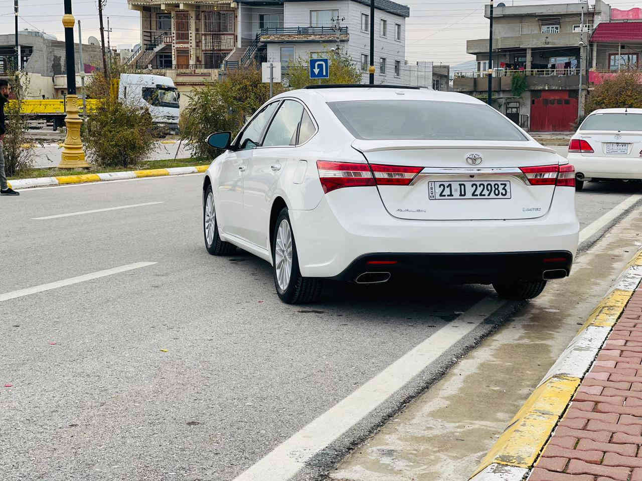 سەرەتا بەناوی خوا 
توێتا ئەڤەلۆن مۆدیل 2015 ئەمریکی فول فول بەس پەردە نیە گێڕو مەکینەو تەبریتو تەقەو ڕەقەی بە شەرت  مەکینەی نەکراوەتەوە سەیارەکە هی ماڵی خۆمەناو هی مەعرەز نیە ڕەقەمو سەنەوی تازەیە تا 2028 بەناوی خۆمانە ڕەسمی سۆنەریم داناوە دوو پارچەو پەڵەیەکی بۆیاخە سەیارەکە بێمەسرەفو پاکو خاوێنە سعری 180 مەعمەلەیەکی برایانە 
***********
***********.          ناونیشان زەڕایەن السليمانية, العراق
