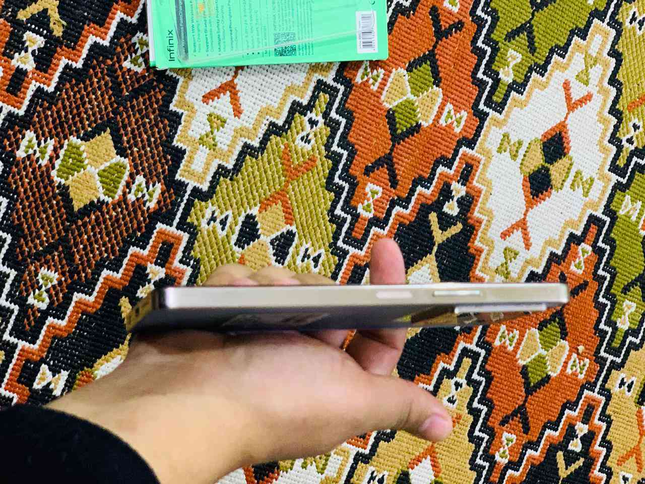 السلام عليكم
انفنكس نوت 30برو 5G

ذ 256 

ب5000 عملاقه يومين يبقه 

كامرات تخبل 108 ميكا كامرات ايفون 

والاماميه 32 ميكا 

بوبجي 60 فريم

بي فطر بالظهر خفيف مبين بالتصوير

ويا شاحنه لاسلكيه مال انفنكس بعده بالباكيت مامفتوحه

رقم ***********

الرمادي التأميم حي الاكراد

سعره 180 وبي مجال حك الجيه
