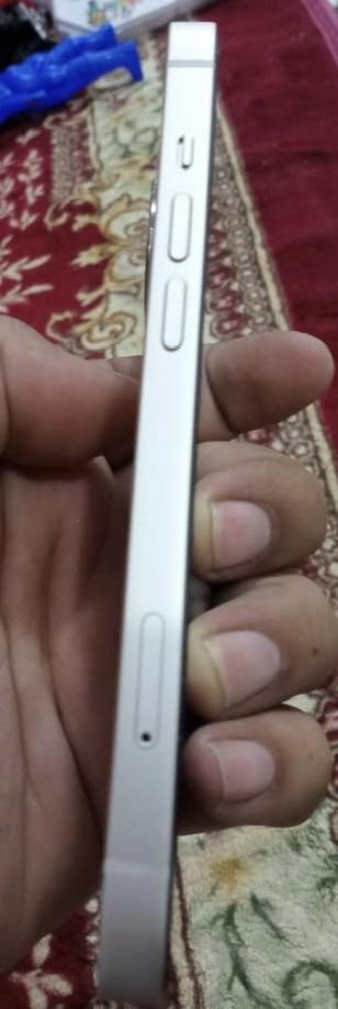 سلام عليكم جهاز ايفون  13عادي للبيع  بي فطور بالضهر..وفيس ادي متوقف.. الجهازلاداخل صيانة ولامفتوح مايسكيف شغال...بطارية90...وذاكرة 128...جهاز كلشي مابي بس ملاحضتين الي حجيتهن...***********
