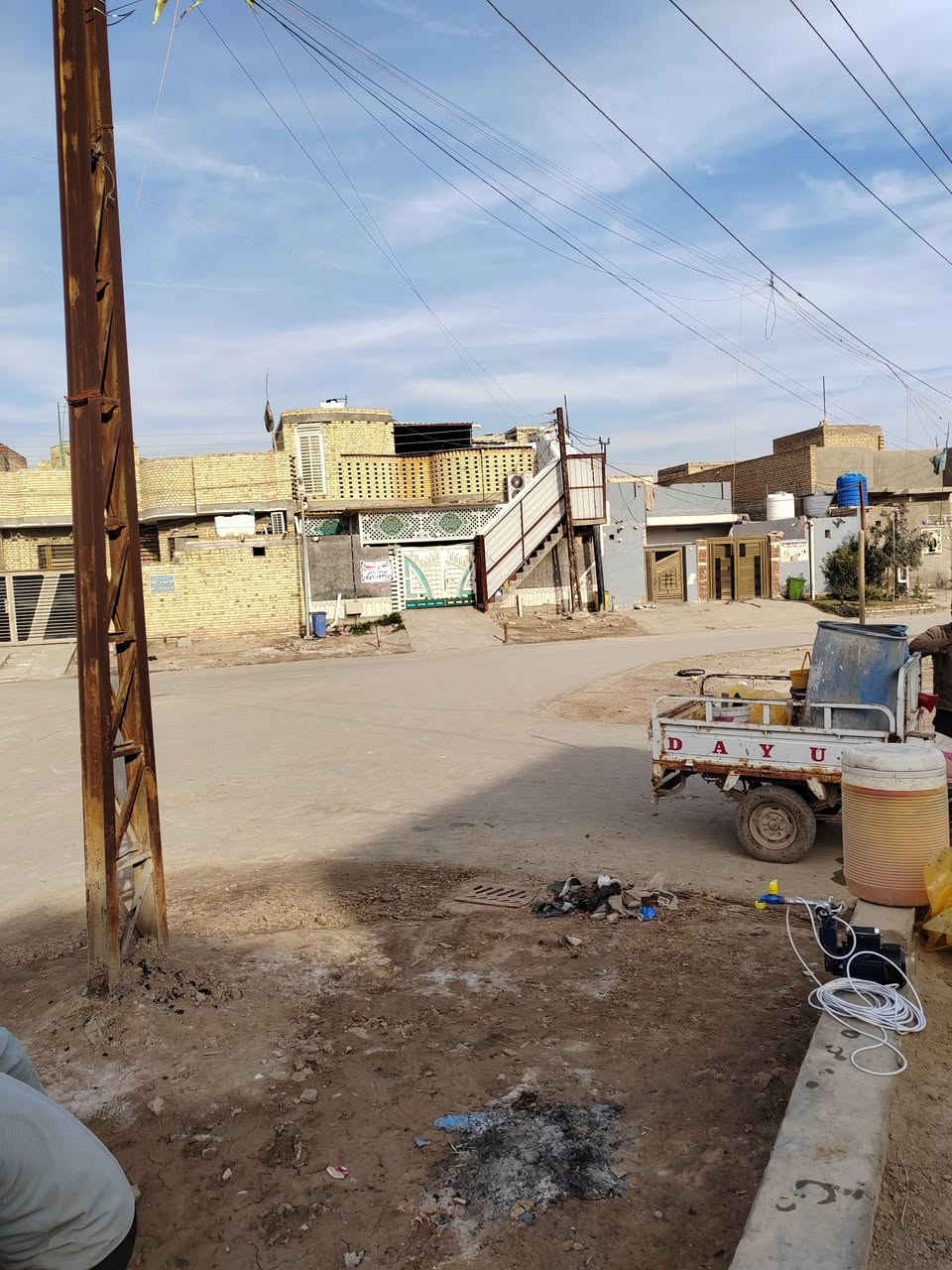 بيت للبيع طابقين بنيان حديث المساحه ٢٠٠ متر طابو صب كونكريت بنيان طابوك المكان حي الشرطه قرب مدرسه الشهيد عبدالجبار الرقم ***********
 الرقم الثاني ***********
