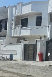 دار للبيع دوانم المعمل قرب جامع الياسين مساحه 220م طابقين  4غرف نوم  ب...
