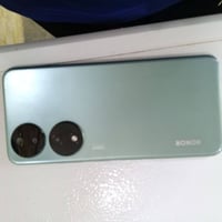 هونر x7b • ذاكرة ٢٥٦ • بطارية ٦٠٠٠