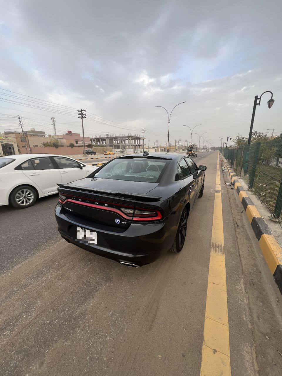 السلام عليكم
دوج جارجر 2016 اصل 
محرك 3600 v6 تو ويل
وارد كندي 
اللون : رصاصي رمادي 
رقم نجف مميز الدولي الجديد سنوية لسنة 2029 بأسمي 
المواصفات 
1 شاشة كبيرة 
2 كشنات جلد حضن 
3 تحكمات ستيرن 
4 كروز سرعة 
5 لايتات زنون +كشافات
6 كشن السائق كهرباء 
7 بصمة ابواب وجنطة 
8 كير طيارة 
9 داخل احمر واسود 
10 كامرة دوارة 
11 تو ويل 
12 قطعتين تبريد 
13 الارضية جلد احمر

تبريد + تدفئة شغالة 
السيارة وارد كندي حادثها جاملغ الامامي الايمن + البنيد وتصليح براس الشاصي الايمن  على كد 5 سم فقط 
واللغد الايمن كذلك 5سم وشرط الفحص 
الباقي من تكم وشواصي وحوض وقمارة مكفولة 
بيها صبغ بصفحة السائق اثر شخوط وجراد بدون حادث  والسونار مرفق مع الصور  وتقرير السيارة في كندا عندي كامل 
 (مكينة +غرفة كاملة +تخم تاير حجم 20 +تخم ويل اسود لامع كلها جديدة مستبدلة ) 

السعر المطلوب 158 ورقة وبيها مجال ان شاء الله 

الاستفسار خاص او على الرقم ***********

مكاني النجف الاشرف
