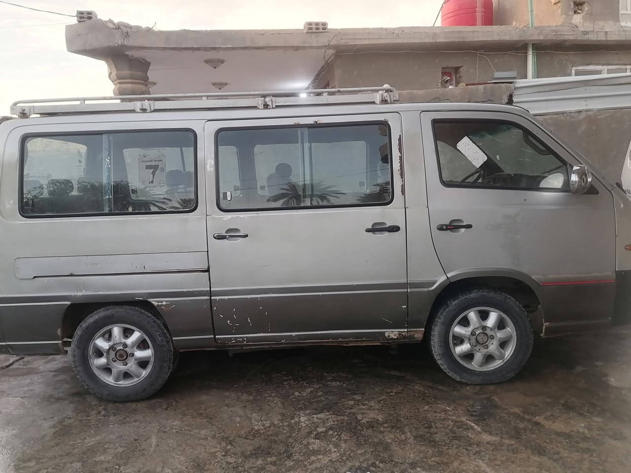 السلام عليكم ورحمة الله
ستانه للبيع موديل 2000 حداديه جديده كشنات جدد
كير جديد السعر 75$
***********
***********
