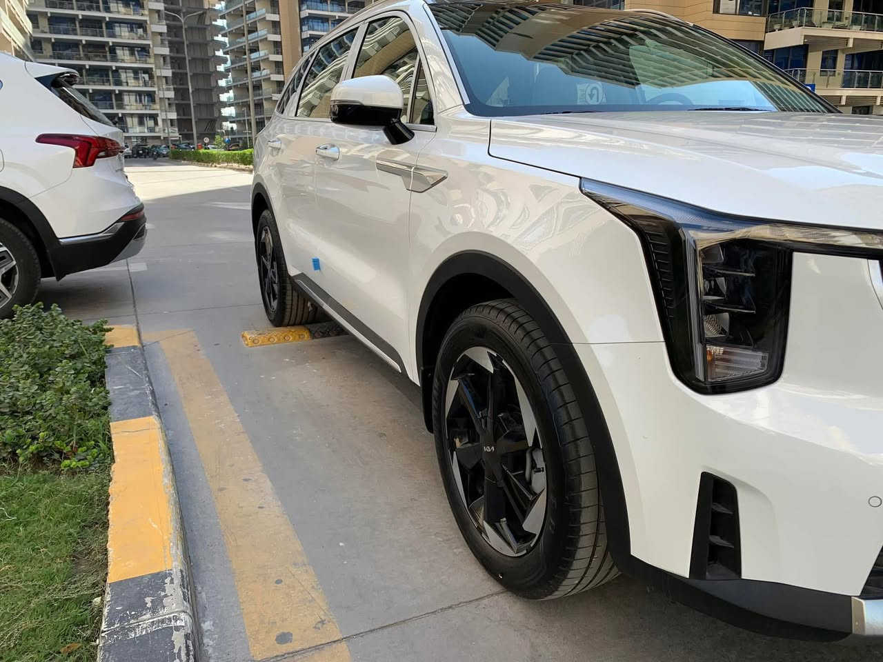 ماشية 22 الف
سورنتوا موديل 24 
كفالة عامة كسر كارتون 

مواصفات 

داتا شو 

بانوراما 

ويل 19 

كراسي كهرباء 

صندوق كهرباء 

6 سلندر 

السعر // 328 وبيها مجال 

وبقية المواصفات المعروفة 

للاستفسار // ***********

مكاني رمادي 

تحويل مباشرسور
