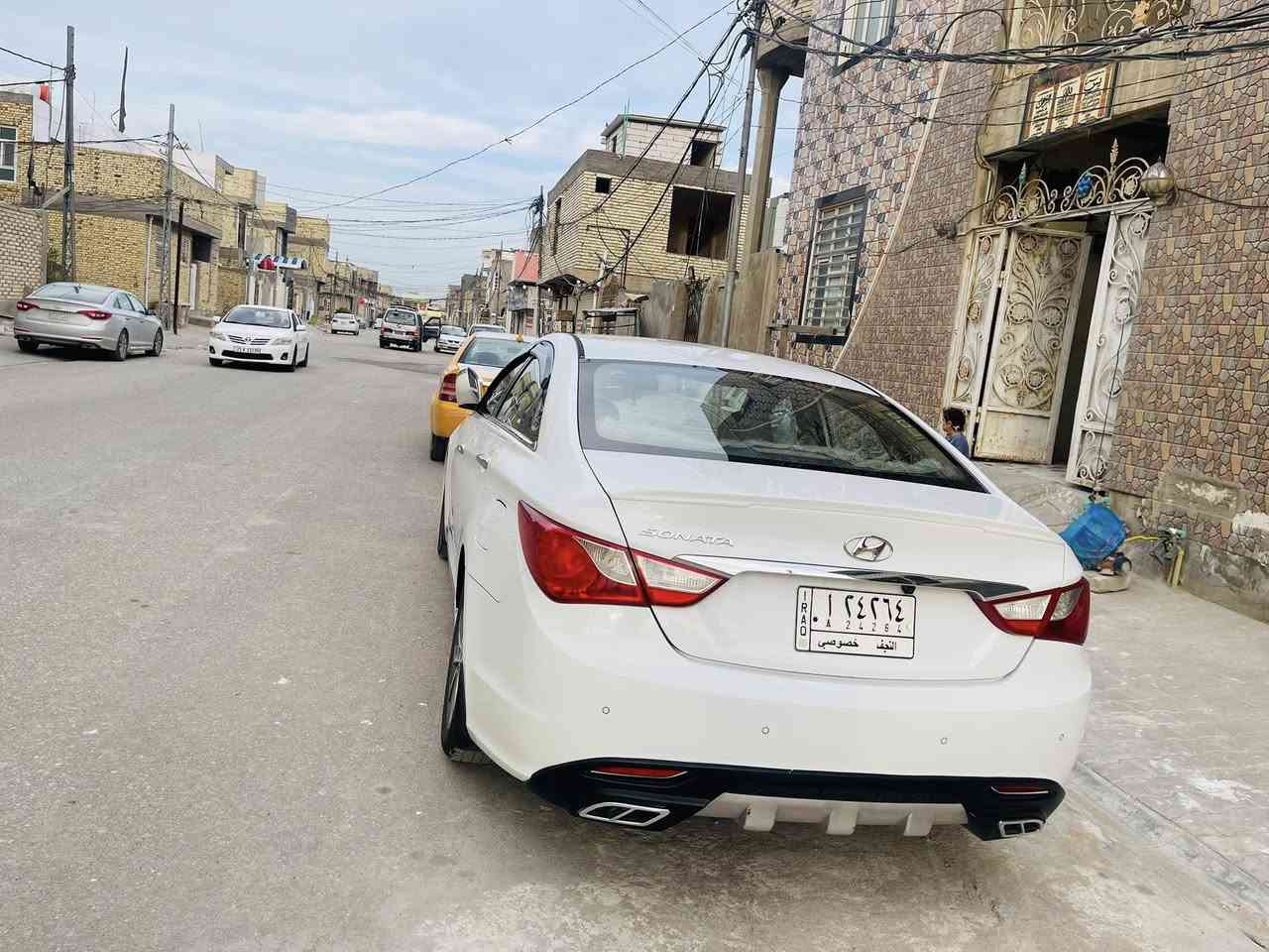 سوناتا 2014 خليجي رقم نجف الماني
تحكم ستيرن 

شفتات

كشن كهرباء 

مري شفط اشايربلمري 

ثلاجه بلچكمچه 

حساس خلفي 

شاشه كامره 

تبريد خلفي 

السياره عليه ادامه كامله حداديه جديده من الطول للطول مع تخم تاير جديد باتري جديد ماشيه 166 الف 

محرك 2400 دوش گير خير من الله سياره مناقصه برغي الله شاهد بيه باب كلير فقط وبارد جدا بسيط والباقي كفاله سعره 132 بيه مجال حك الجيه ***********  مكان السياره النجف حي ميسان
