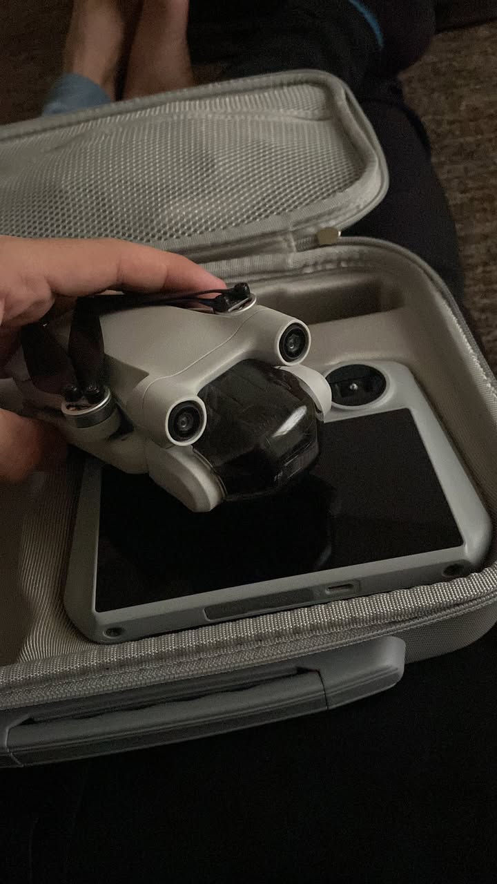 dji mini 3 singli تەنها گیمبالی بە بیلاد گۆراوە.
بس مبەدل کیمبل بیلادی 
 ٨٥٠ هەزار


**إذا كنت صاحب هذا الإعلان وتريد حذفه لأي سبب، رجاءا أرسل رسالة إلى الدعم الفني**