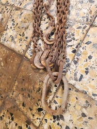 سناسل كرين للبيع ال٢ طولها ٤.٥ وال٤ طولها ٣ للاستفسار 07721322444