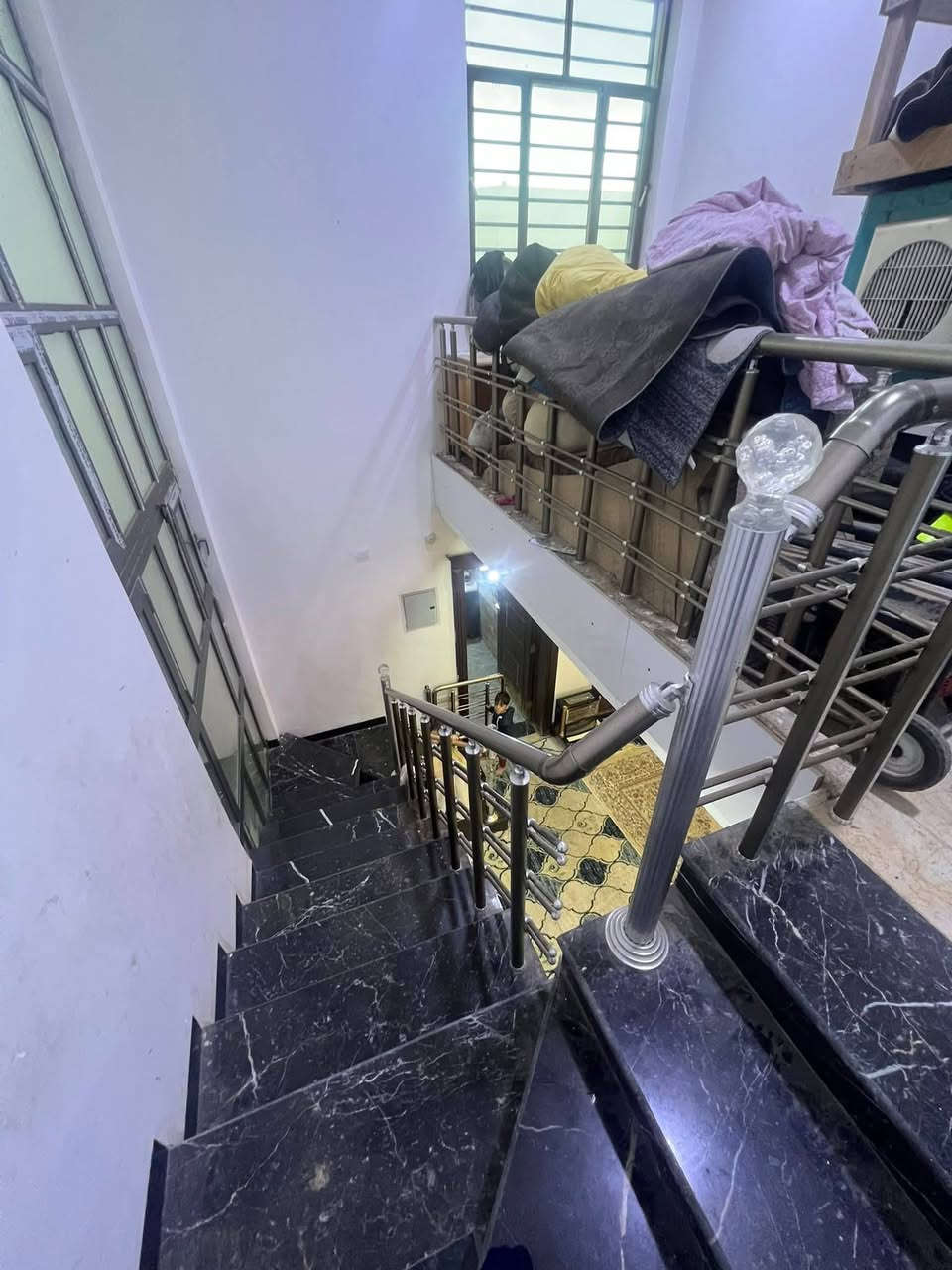 دار 200متر في النجف  حي الجزيره منطقة الطاقه قريب جدا على شارع سلام جزيره قرب المستشفى الالماني 
للبيع 
الدار طابق واحد يتكون غرفتين واستقبال مفتوح على الصاله ومطبخ حار بارد البناء درجه اولى جناي الدار جداً متعوب عليه
الصور توضح كافة تفاصيل العمل 
للاستفسار 
***********
