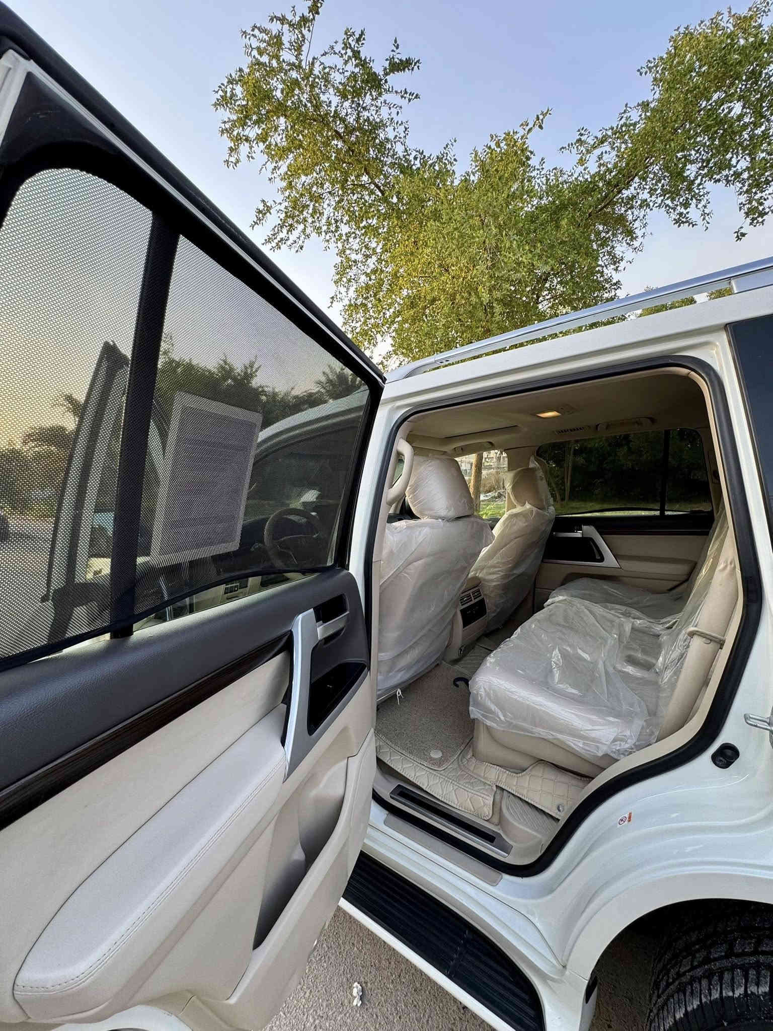 السلام عليكم تويوتا لاندكروز 2019 VXR 5700 محرك لكزز السيارة فول موصفات دشبول ليزري كشنات جلد كهرباء بصمة فتحة شاشة كبيرة كامرة خلفية ماوسات تحكم حساسات امامية خلفية 7 راكب وباقي الموصفات المعروفة السيارة مكفولة كفالة عامة عدا شوية بارد بل باب الخلفي فقط المكان بغداد السيدية السعر 555 وبيها مجال حك  الجية رقمي ***********
