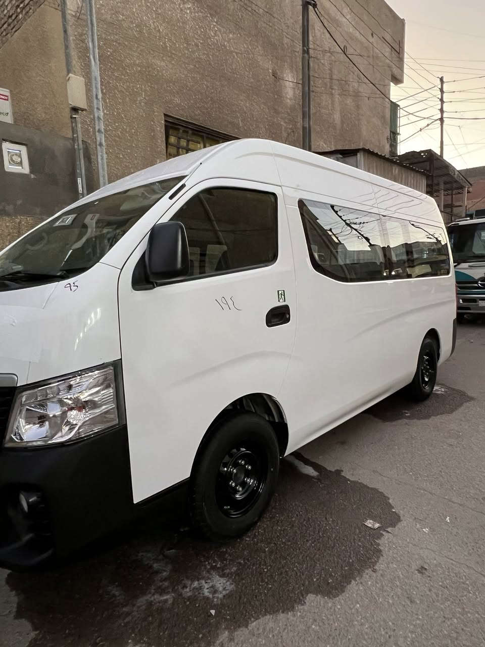 سلام عليكم نيسان يورفان للبيع موديل 2020كفالة من الرصعةسيارة جديدة وماماشية وسنوية جديدة بسمي صفر غرامات صفر هيئه منضومة غاز بيهة شغالة السيارة على وضع الشركة ماشية 88الف السعر 260وبيهة مجال السيارة جانت بلمطار ممشتغلة عبرية كاعية مدوشمة جديد مكان السيارة بغداد العبيدي وهاذ رقمي ***********
