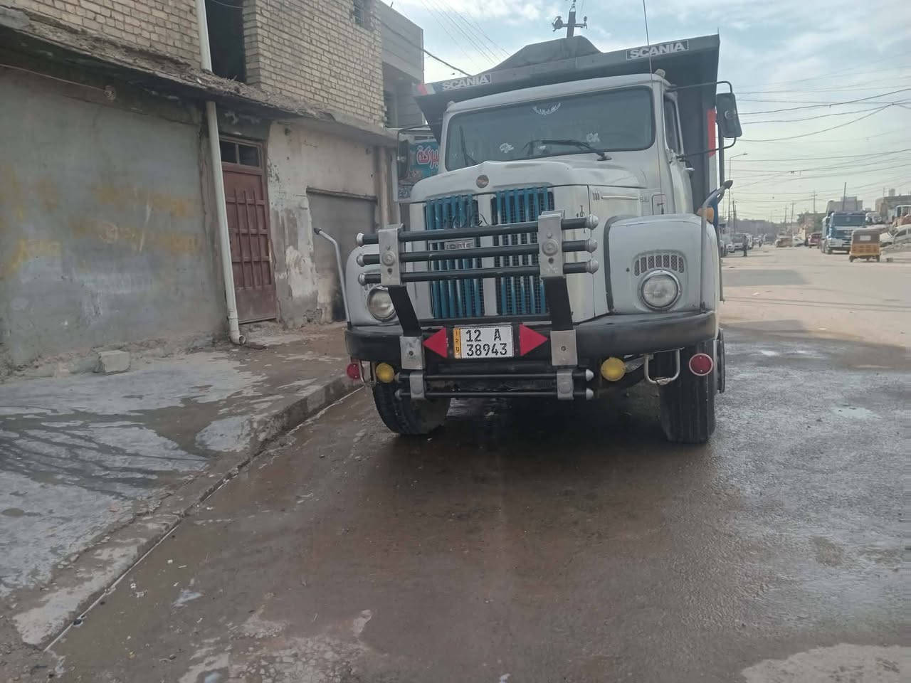 سكانيا للبيع موديل 81 سياره حلوه خير من الله مكينه سوبر اكسن 36 ــ 11 لا تنقيص ولا تبخير / ***********
