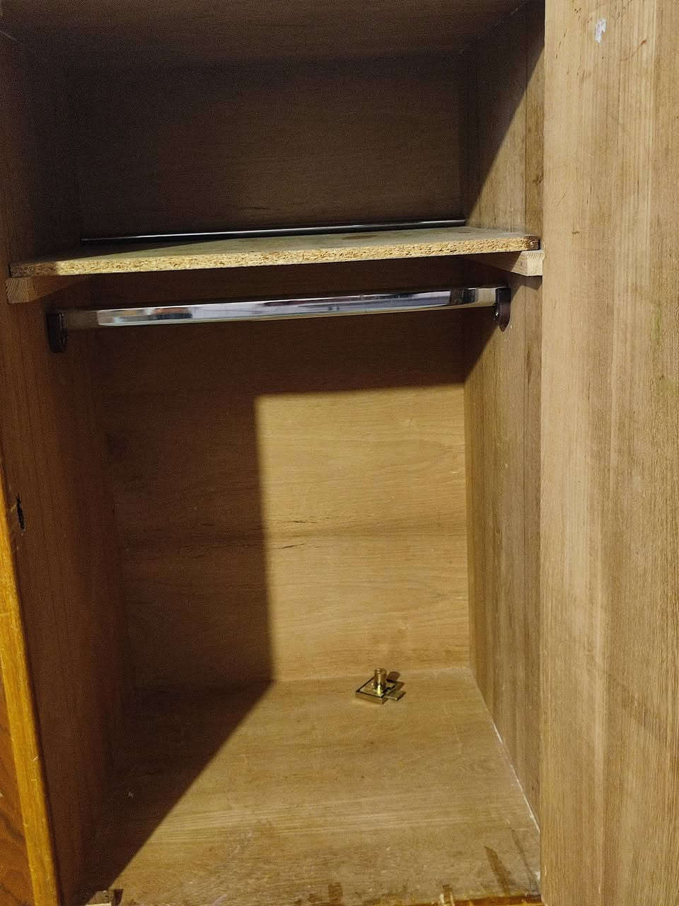 السلام عليكم ، بوفية تسگام درجة اولى اربع ابواب  خشب قوي جداً جداً على الفحص . نظافة 80٪ للبيع  السعر  135  وبيها مجال بسيط حگ الجية وبخدمة الطيبين


**إذا كنت صاحب هذا الإعلان وتريد حذفه لأي سبب، رجاءا أرسل رسالة إلى الدعم الفني**