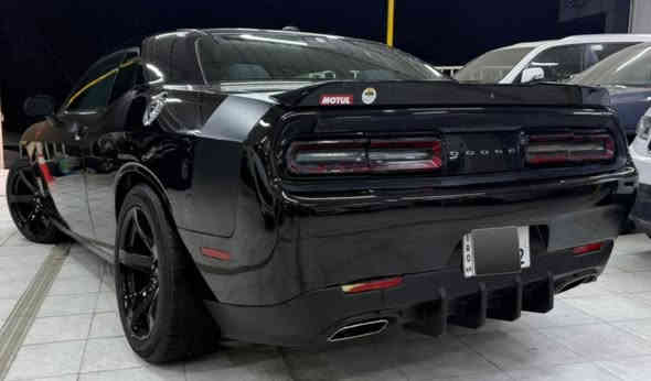 ام عليكم دوج جارنجر للبيع موديل 18 رقم وسنويه وهزه جديده  حادثه قطعتين جاملغ خلفي من امريكا والقطعه الثاني جاملغ امامي الباقه كله كفاله السياره ما متعوبه حداديه جديده تخم تاير جديد عليه ادامه كامله وعليه تزويدات فيوزر قبق صالنصه دواسات لحيه مداور ثاني يوم رايده 160 وبيه مجال مكاني كربلاء التواصل ***********
